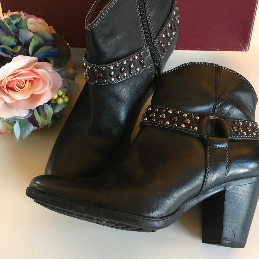 Sofft Noreen Black Ankle Boots 6M